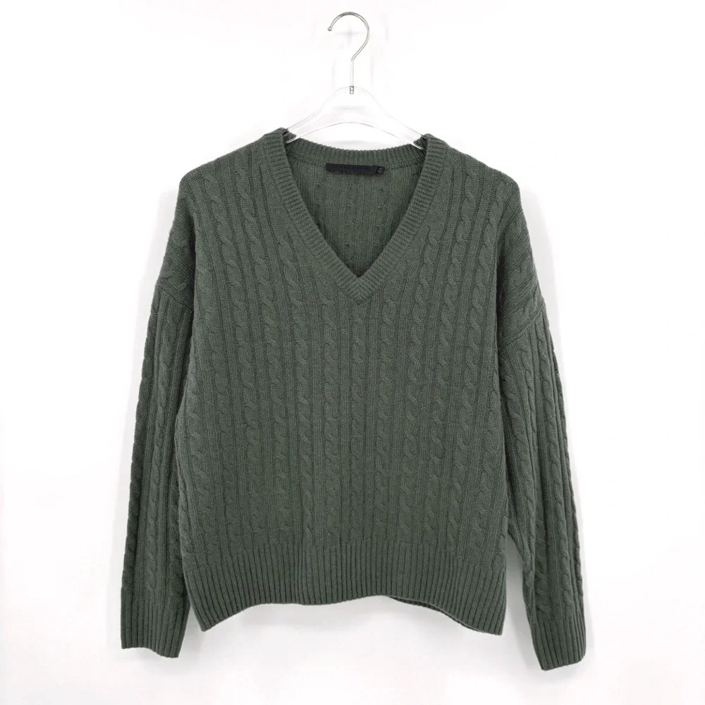 JENNI KAYNE Nell V-Neck Cable Knit Sweater in Pine XS - Picture 8 of 14